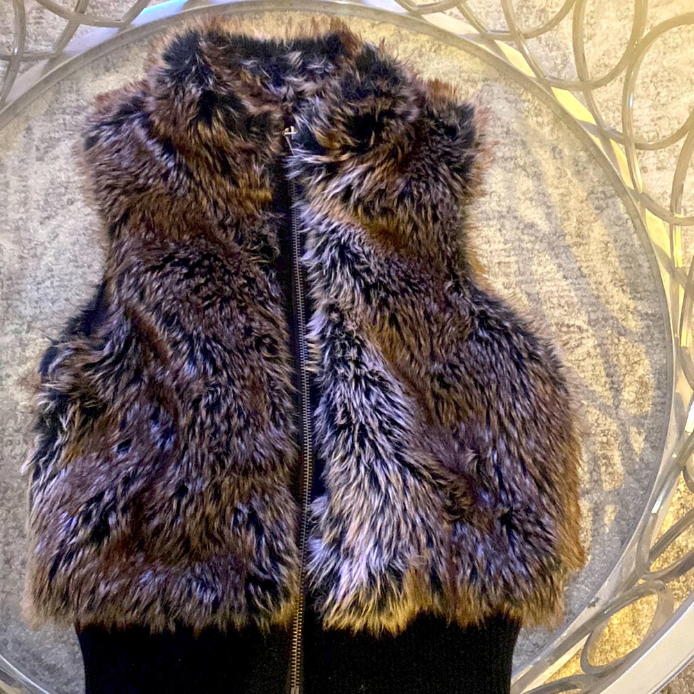 (Girls) Faux Fur Vest w/ Zipper